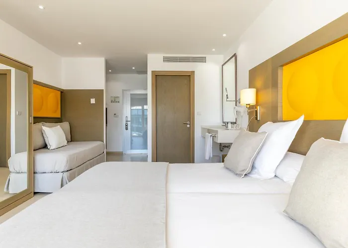 蒙泰兰豪帕萨酒店 *